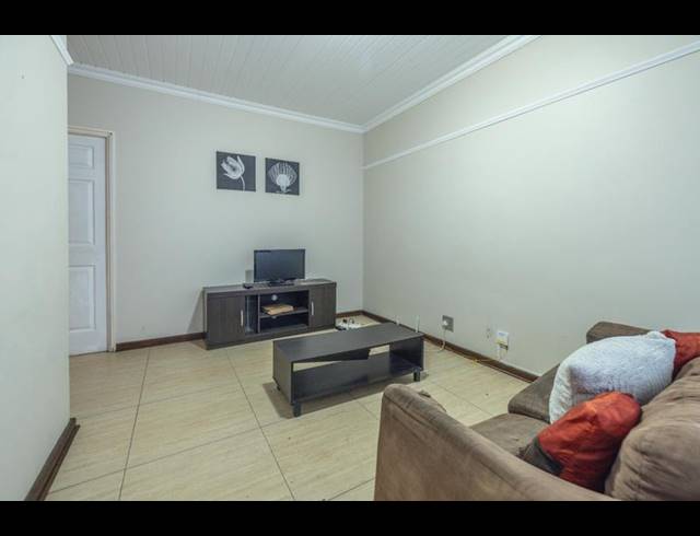 2 BEDROOM APARTMENT FOR SALE IN SUNNYSIDE